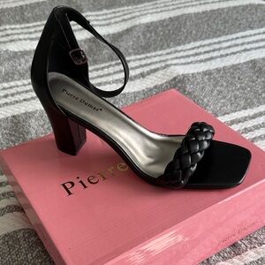PIERRE DUMAS // ARIANA HEELS NWT